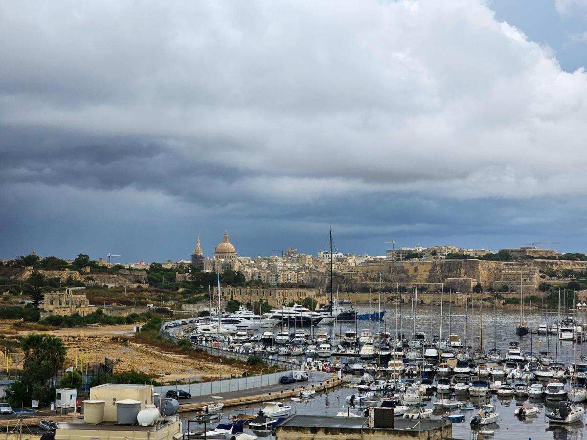 Апартаменти Mive Luxury Sea View Penthouse Gzira Екстер'єр фото