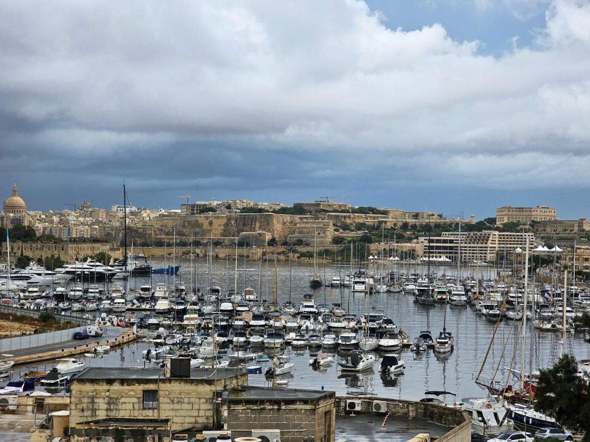 Апартаменти Mive Luxury Sea View Penthouse Gzira Екстер'єр фото